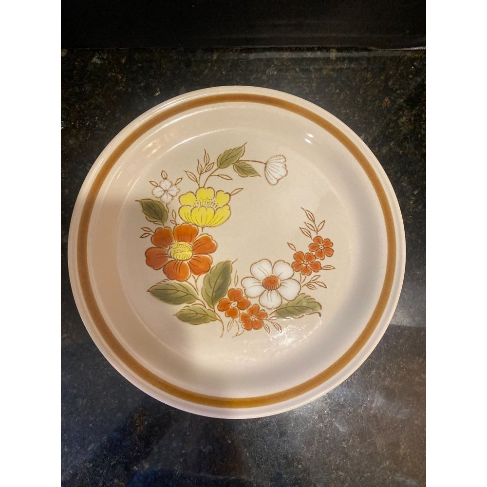 Mountain Wood Collection "Trellis Blossom" 10 3/4" Plate